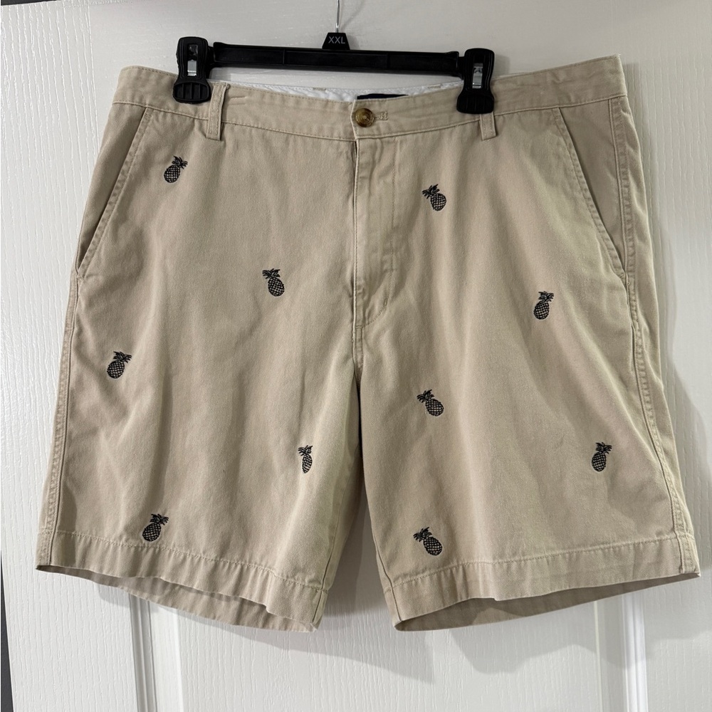 Chaps •Khaki Pineapple Shorts• Size‎ 38